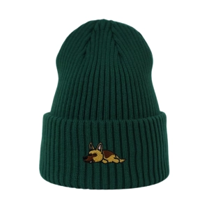 Haftowana czapka beanie - ŚPIĄCY OWCZAREK NIEMIECKI (WILCZUR)