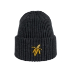 Haftowana dziecięca czapka beanie - BANAN