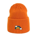 Haftowana czapka beanie - TĘCZA