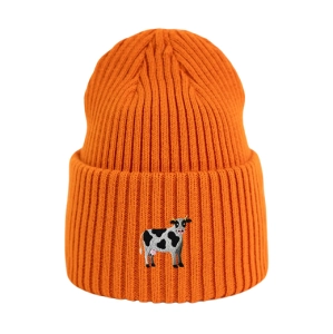 Haftowana czapka beanie - KROWA KLASYK