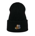 Haftowana czapka beanie - PUNCH Z PLUSZAKIEM