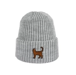 Haftowana dziecięca czapka beanie - PRĘGOWANY KOTEK