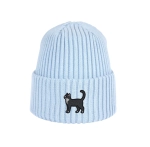Haftowana dziecięca czapka beanie - KOTEK BIAŁE SKARPETKI