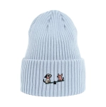 Haftowana czapka beanie - PIESKI NA HUŚTAWCE