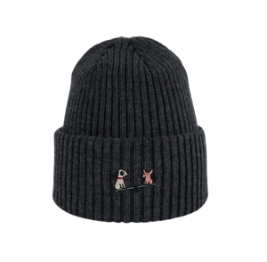 Haftowana dziecięca czapka beanie - PIESKI NA HUŚTAWCE